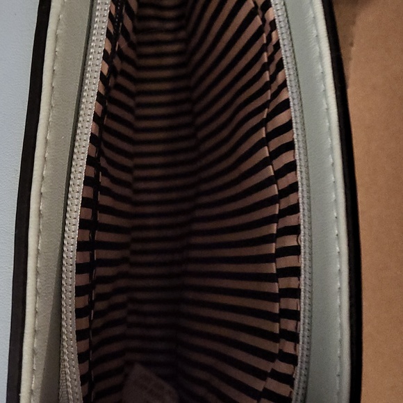 Mint crossbody purse - Picture 5 of 5